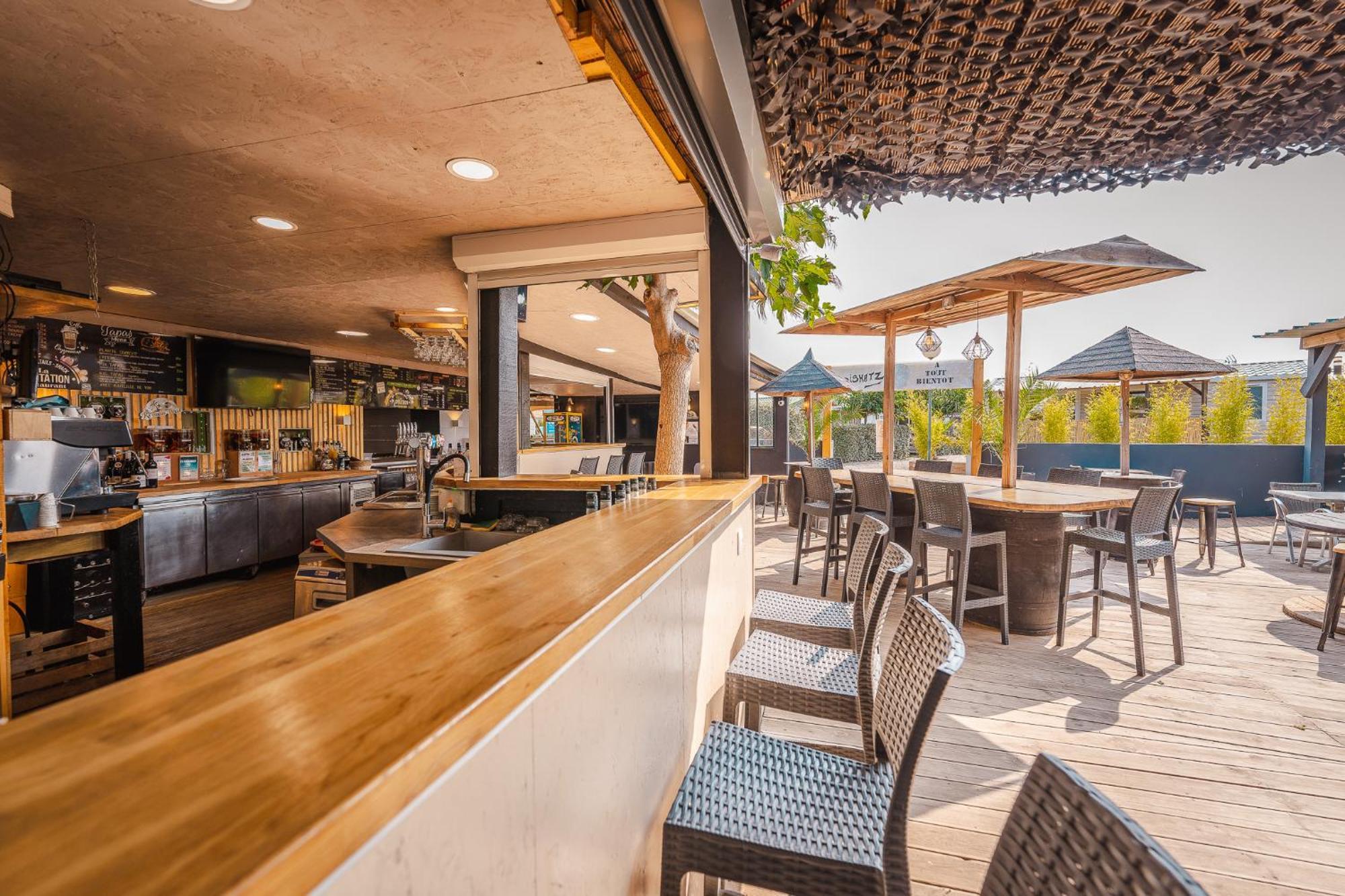 Camping Le Roucan West Виас Екстериор снимка