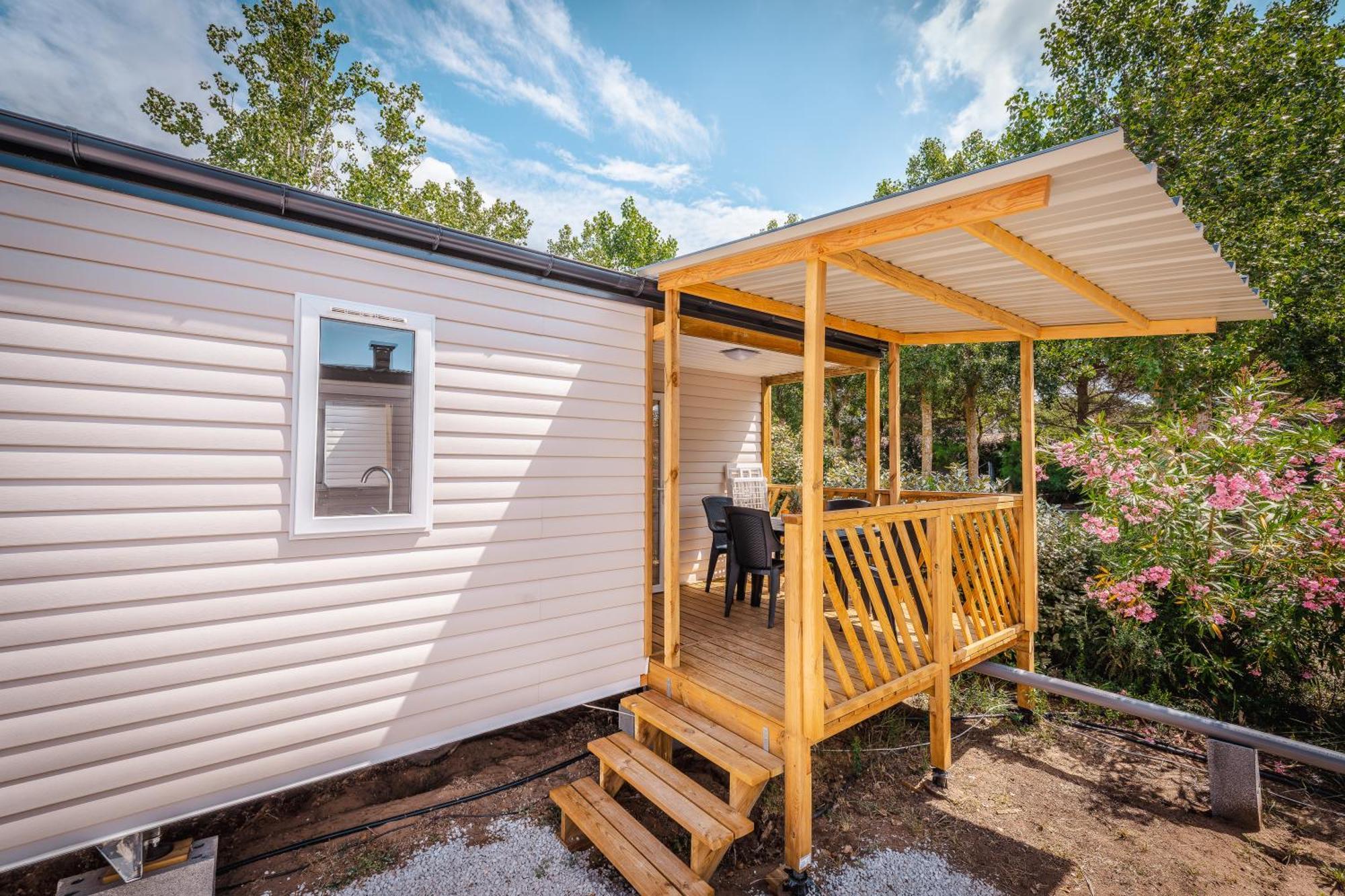 Camping Le Roucan West Виас Екстериор снимка