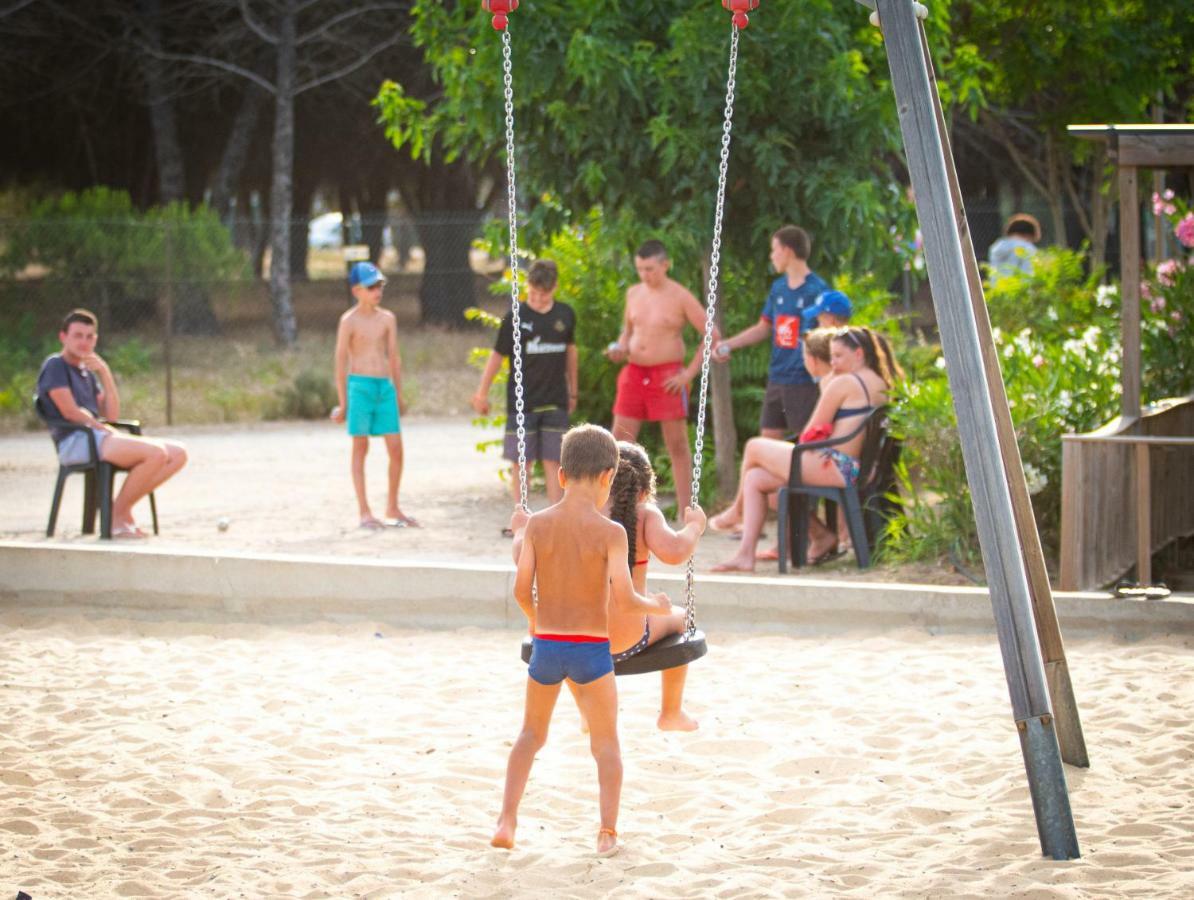 Camping Le Roucan West Виас Екстериор снимка
